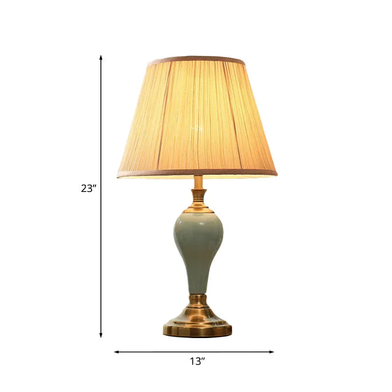 Éclairage de table en forme d'urne en céramique, lampe de chevet vieux style à 1 ampoule, en aqua/beige/gris argenté, avec...