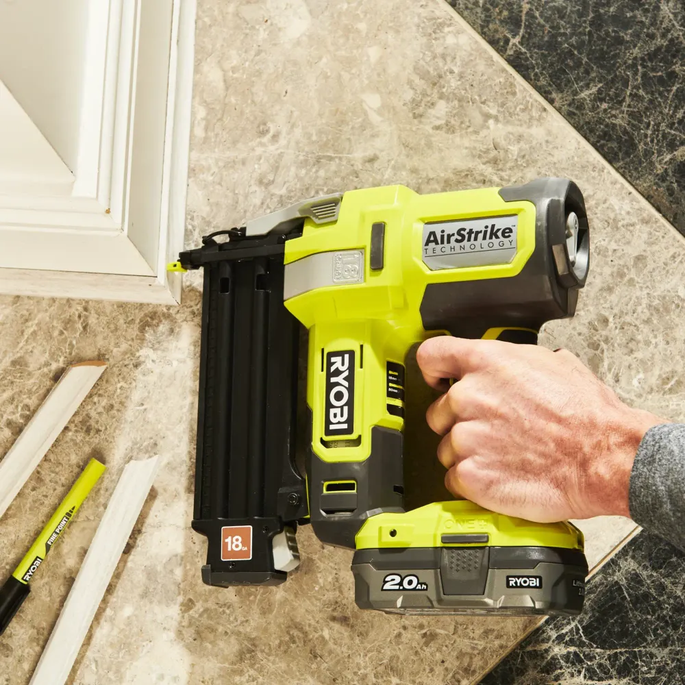 Cloueuse Ryobi R18GN18-0 18V