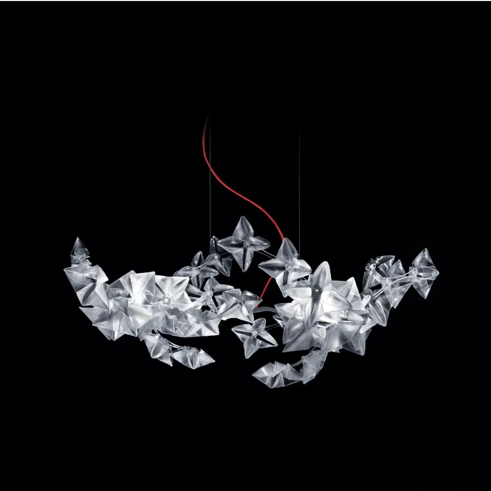 La suspension Hanami Compact SLAMP avec éclairage LED intégré Design minimaliste